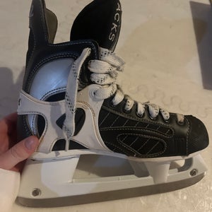 CCM Super Tacks 652 Hockey Skates 6.5 (Used)
