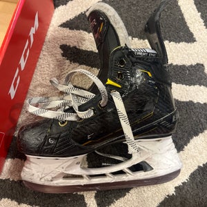Bauer Supreme M5 Pro Hockey Skates Size 1 (Used)