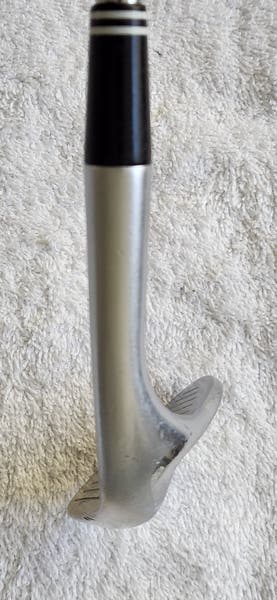Cleveland 588 RTX 52°- 10 Bounce Wedge RH; Steel Shaft
