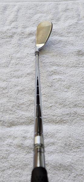 Cleveland 588 RTX 52°- 10 Bounce Wedge RH; Steel Shaft