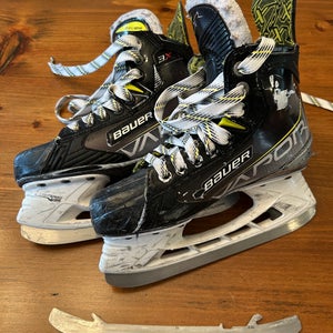 Bauer Vapor 3X Hockey Skates Regular Width Size 3.5 (Used)
