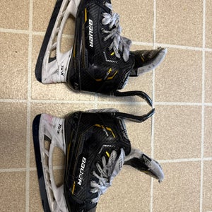 Bauer Supreme M5 Pro Hockey Skates Extra Wide Width  Size 3.5 (Used) with extra blades