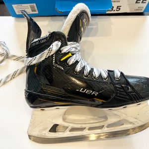 2022 Bauer Supreme M5 Pro Hockey Skates Extra Wide Width Size 3.5 (Used)