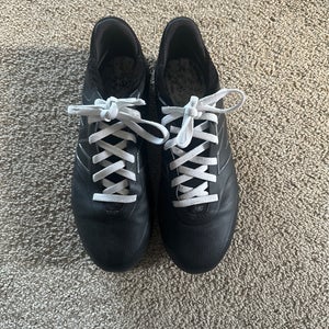 Used Size M 10.0 New Balance Cleats