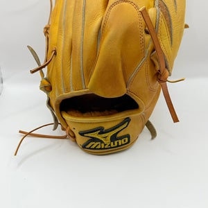 Mizuno Right Hand Throw Pitcher's Pro Baseball Glove 11.5" (Used)