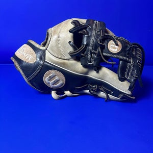Wilson Right Hand Throw A2000 1787 Baseball Glove 11.75" (Used)
