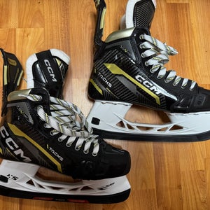 CCM AS-V Pro Hockey Skates Regular Width  8.5 (Used)