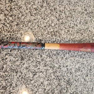 Used Louisville Slugger Maple Y243 Bat (-4) 26 oz 30"