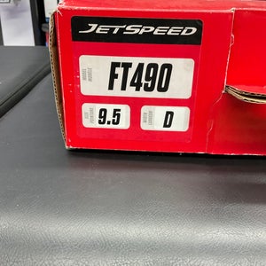 CCM JetSpeed FT490 Regular Width  9.5 (New)