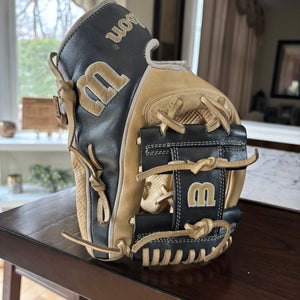 2023 Wilson Right Hand Throw Infield A2K 1786 Baseball Glove 11.5" (Used)