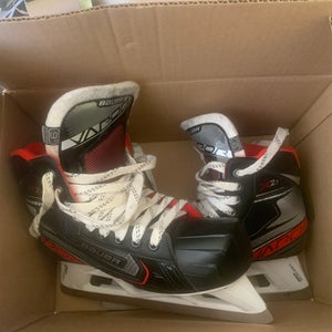 Bauer Vapor X2.7 Hockey Goalie Skates Regular Width  9 (Used)