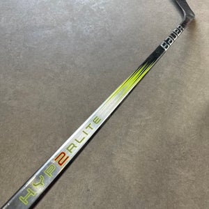 77 Flex P28 Senior Bauer Vapor Hyperlite 2 Left Hand Hockey Stick Pro Stock (Used)