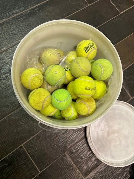 50 balls, no bucket USED, mixed