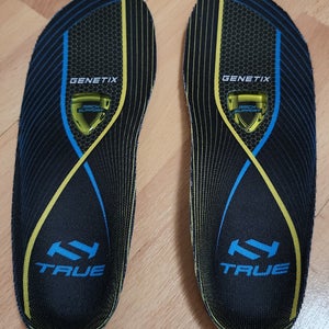 True Genetix Hockey Skate Insoles (For Skate Sizes 5-7.5, Mid-High Arch)