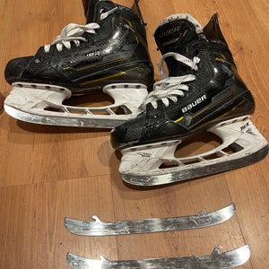 Bauer Supreme M5 Pro Hockey Skates 5.5 (Used)