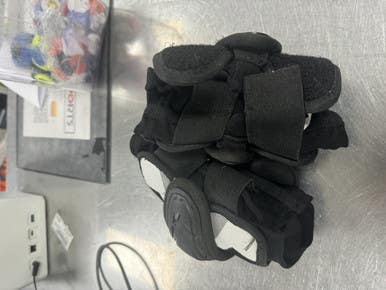 Used Under Armour BLACK ARM PADS Lacrosse Arm Pads/Guards Black XS 11849-S000026354