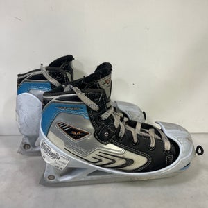 Used CCM V4.0 Junior Goalie Skate Junior 03 11727-S000187051