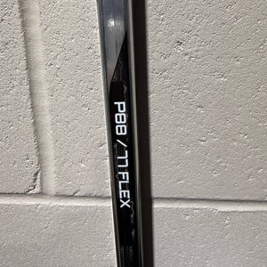 77 Flex Senior Bauer Vapor Hyperlite 2 left Hand Hockey Stick (New)- Multiple Curves