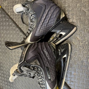 2020 Bauer Vapor 6 Limited Edition Hockey Skates Regular Width   12.5 (Used)