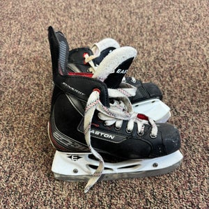 Used Easton Synergy EQ30 Skates Size 2EE
