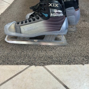 Bauer Vapor XIX Hockey Goalie Skates Size 8D (Used)
