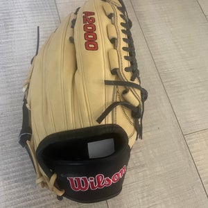 2024 Infield Right Hand Throw Wilson D33 A2000 Baseball Glove 11.75" (New)
