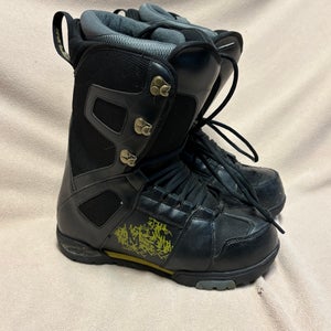 Size M 10.0 (W 11.0) Millennium Three Snowboard Boots (Used)