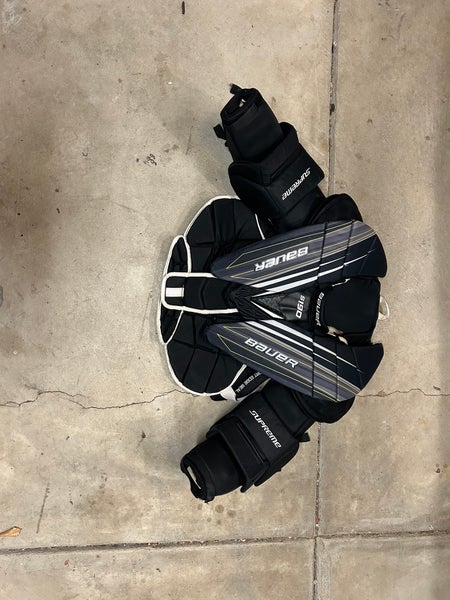 Medium Bauer Supreme S190 Goalie Chest Protector (Used)
