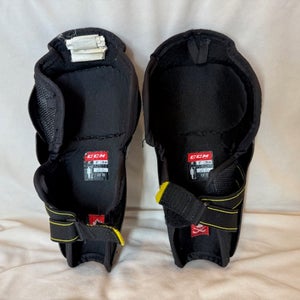 Youth CCM Tacks 9550 8" Shin Pads (Used)