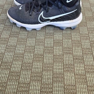 Black Men's Size M 8.5 (W 9.5) Adult Nike Molded Cleats Cleats (Used)
