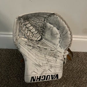 Vaughn V9 junior glove