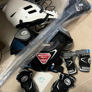 Youth XS lacrosse equipment set up. Meets NOCSAE ! Lax set for kids