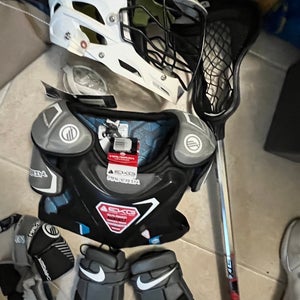 Youth small lacrosse set up. Meets all NOCSAE standards. Full set / kit