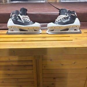 Bauer Supreme 1000 Hockey Goalie Skates Regular Width  7.5 (Used)