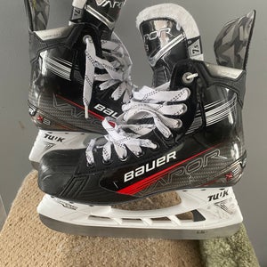 2024 Bauer Vapor X3 Hockey Skates 7.5 (Used)