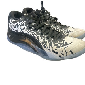 (Used) Size M 11.0 (W 12.0) Men's Shoes
