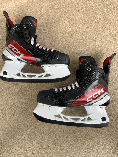 CCM JetSpeed Vibe Hockey Skates Regular Width 9 (Used)