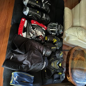 True Regular Width 10.5 (Used) HZRDUS 9X Hockey Skates