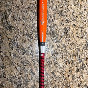 GREAT SHAPE! GENTLY USED & RARE SIZE ORANGE BOMBER BAT!  Easton Mako 29/18 (-11)