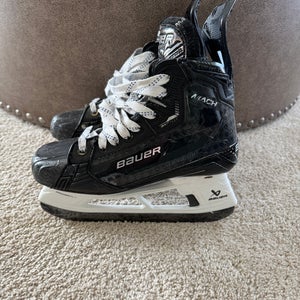 2023 Bauer Supreme Mach Hockey Skates Regular Width   Size 4.5 (Used)