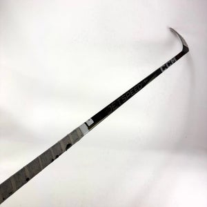Used Right Black CCM Jetspeed FT7 Pro | 85 Flex Zegras Pro Curve Grip | R653