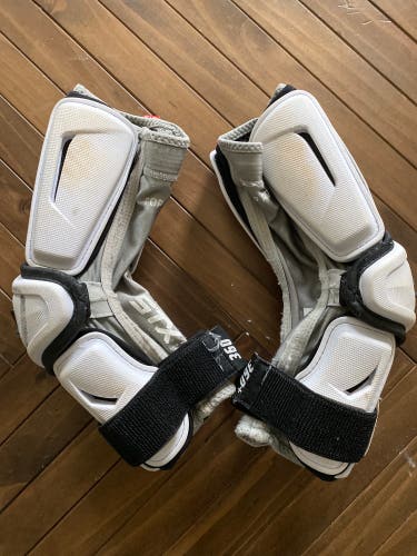 Medium Adult STX Stallion 500 Arm Pads (Used)