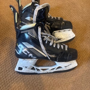 CCM Classic SE Hockey Skates Regular Width   8 (Used)