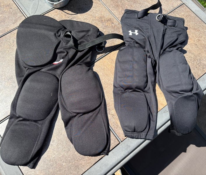 Black Unisex Youth XL Under Armour Game Pants (Used)