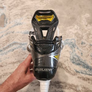 Bauer Supreme 3S Pro Hockey Skates Regular Width Size 2 (Used)