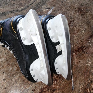 Bauer Supreme 140 Hockey Skates 13 (Used)