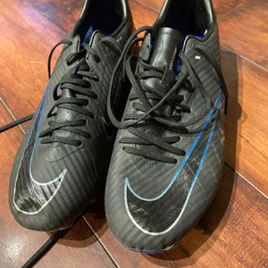 Black Men's Size M 8.5 (W 9.5) Nike Cleats (Used)