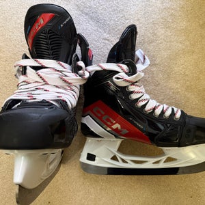 CCM JetSpeed FT6 Pro Hockey Skates Wide Width   Size 4.5 (Used)