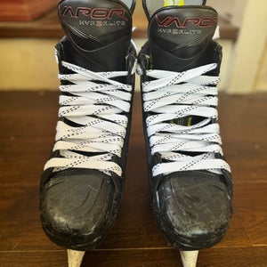 2023 Bauer Vapor Hyperlite 2 Hockey Skates  7 (Used)