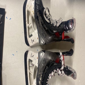 Bauer Hockey Skates Regular Width  Size 4.5 (Used)